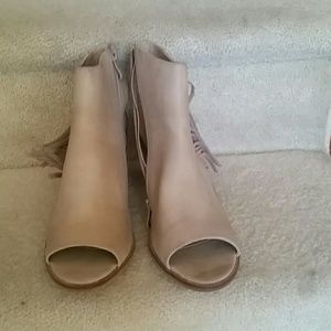 Very volatile shoes NWB